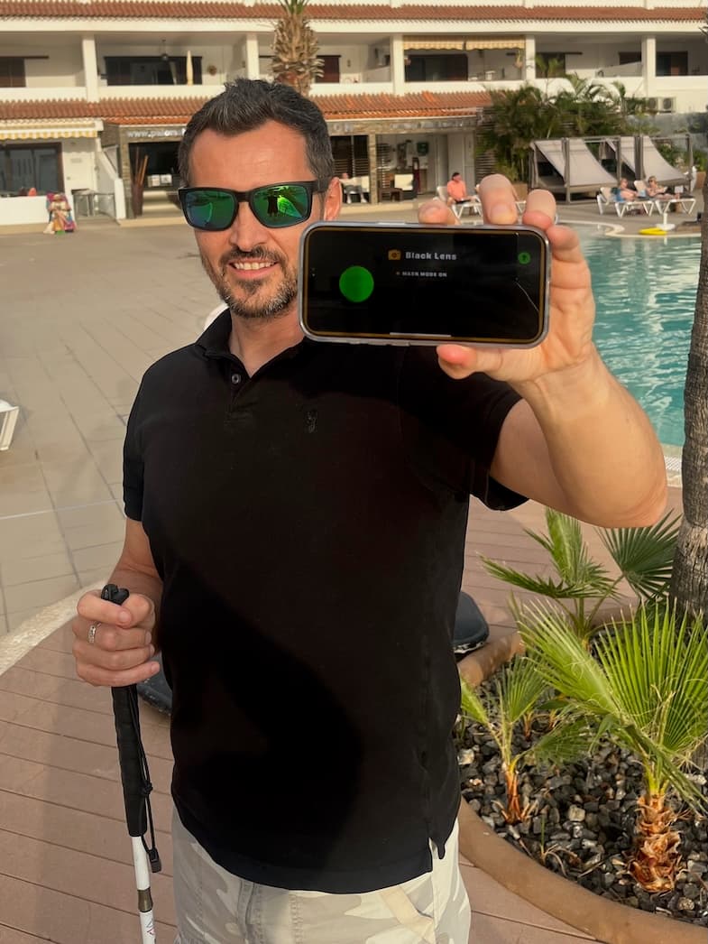 App Showcase: Black Lens